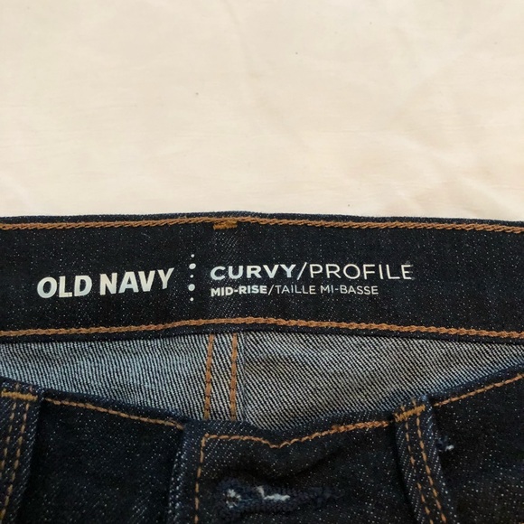 Old Navy Pants - Old navy mid rise jeans